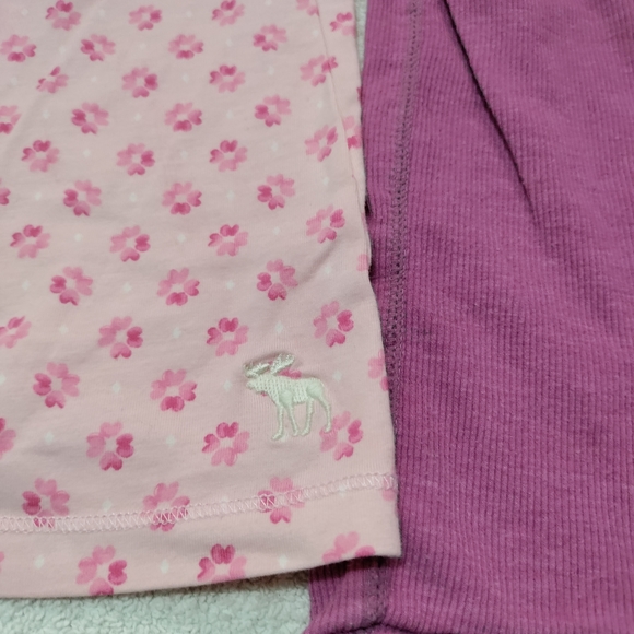 ABERCROMBIE A&E TANKS - Picture 3 of 3